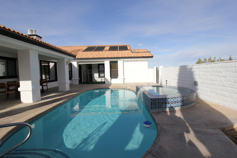 Sport & Beauty 1, Rocky Lodge, San Bernardino