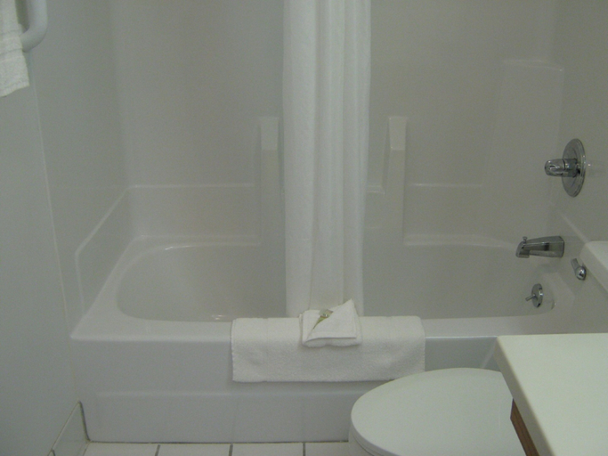 Bathroom 4, Super 8 by Wyndham Ottawa Starved Rock, La Salle
