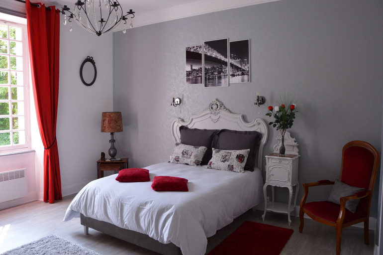 Bedroom 4, Le Logis Des Bessons, Charente-Maritime
