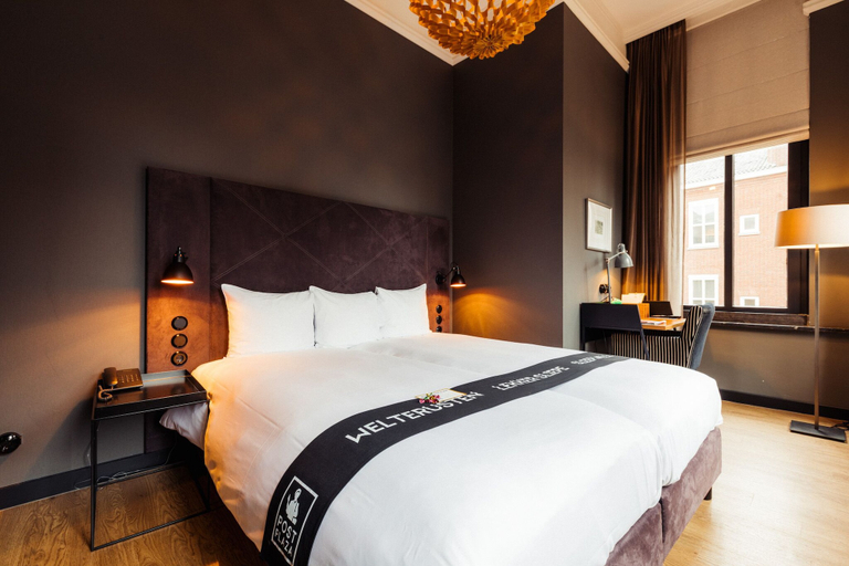 Bedroom 3, Post-Plaza Hotel & Grand Café, Leeuwarden