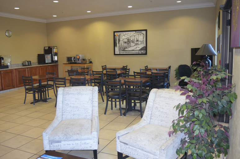 Food & Drinks 5, Super 8 by Wyndham Roseburg, Douglas