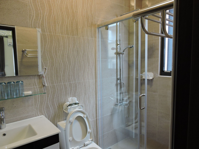 Bathroom 3, INg Hostel, Hualien