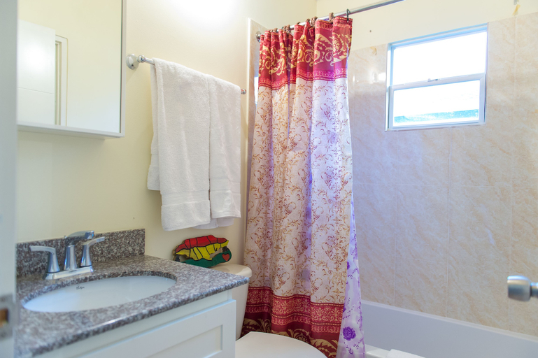 Bathroom 3, Draxhall Manor Holiday Homes