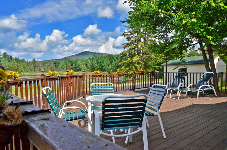 Others 5, Mountain Lake Inn, Essex