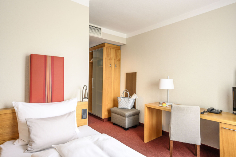 Bedroom 3, Hotel Restaurant Maier, Bodenseekreis