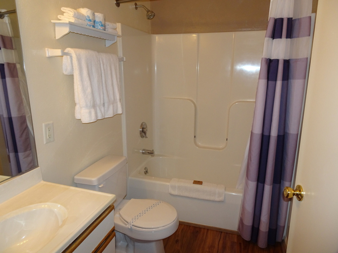 Bathroom 4, Affordable Suites Kannapolis, Cabarrus