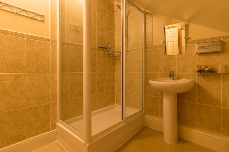Bathroom 4, A Park View Hotel, Wolverhampton