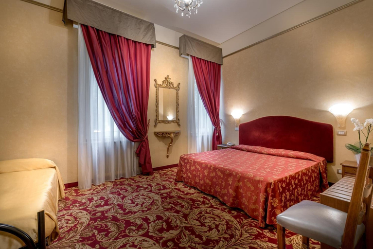 Bedroom 3, Hotel San Marco, Modena