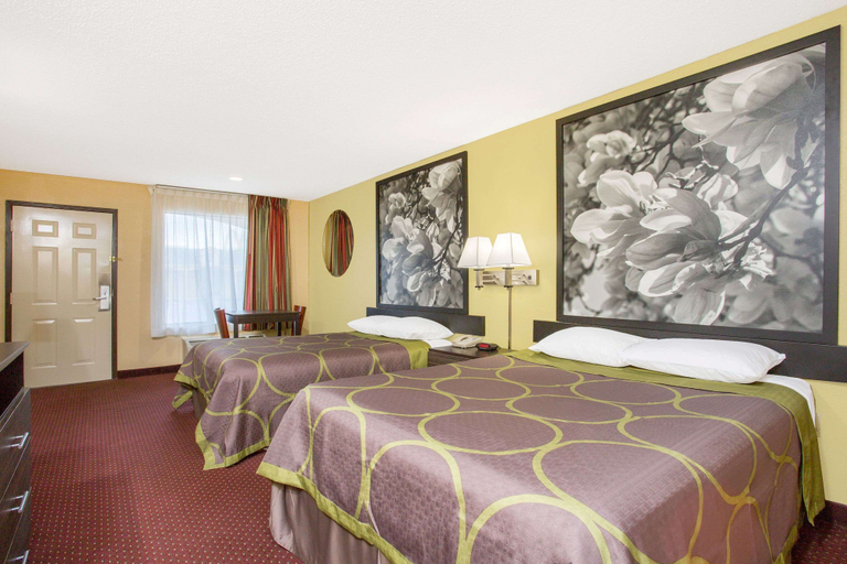 Bedroom 5, Super 8 by Wyndham Sumter, Sumter