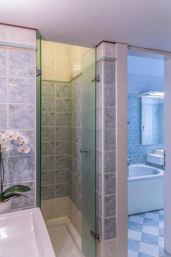 Bathroom 4, Suite Hotel Elite, Bologna
