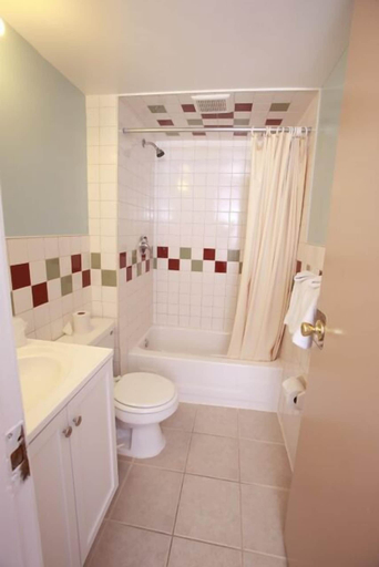 Bathroom 3, Meadowbrook Motor Lodge, Nassau