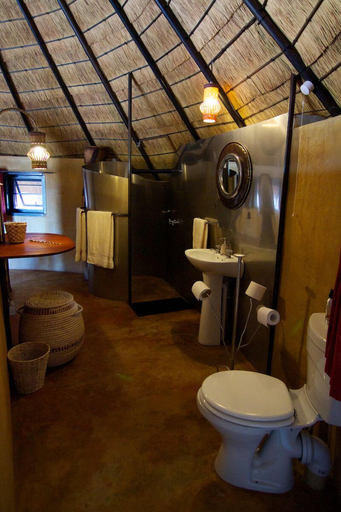 Bathroom 5, Ongula Village Homestead Lodge, Omulonga