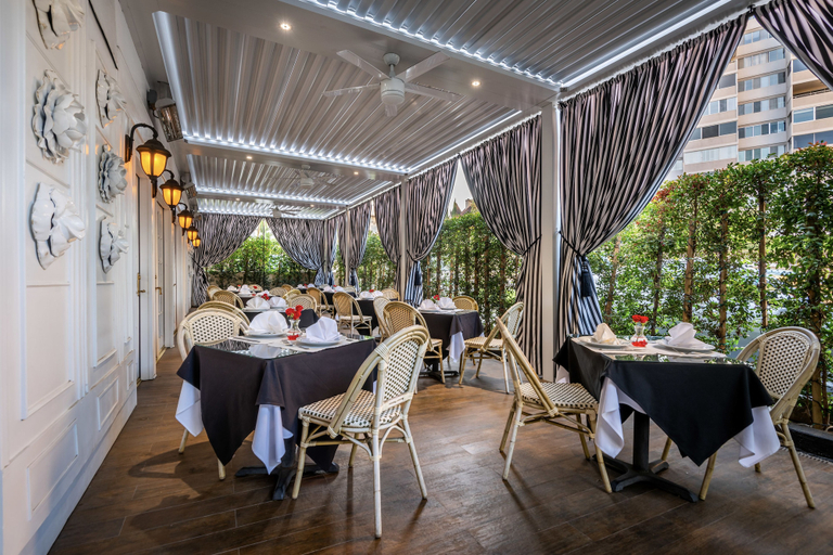 Food & Drinks 5, Beverly Hills Plaza, Los Angeles
