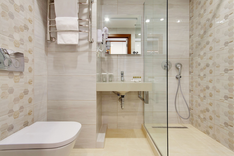 Bathroom 3, Hotel G9, Sankt-Peterburg gorsovet