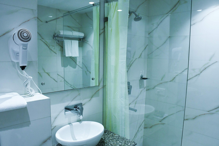 Bathroom 4, Lynq Aero, North 24 Parganas
