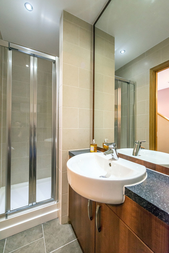 Bathroom 4, KM Apartments, Edinburgh