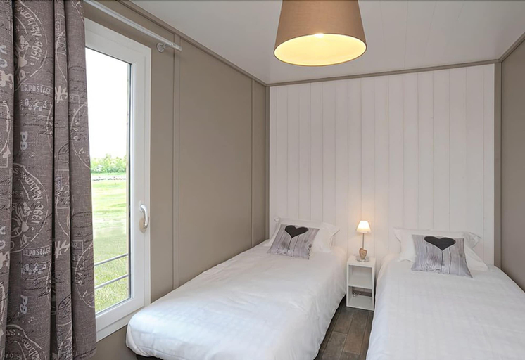 Bedroom 2, Domaine De Barres, Lozère