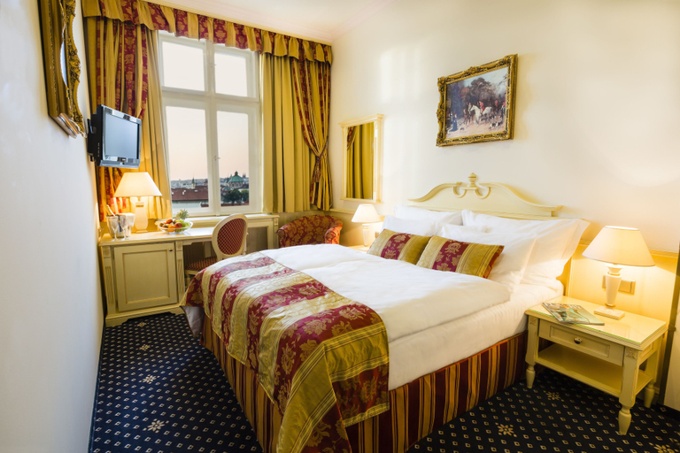 Bedroom 2, Luxury Family Hotel Royal Palace, Praha 6