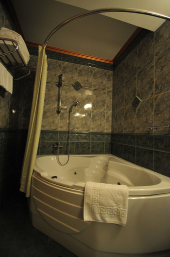 Bathroom 4, Hotel Ambassador, Timisoara