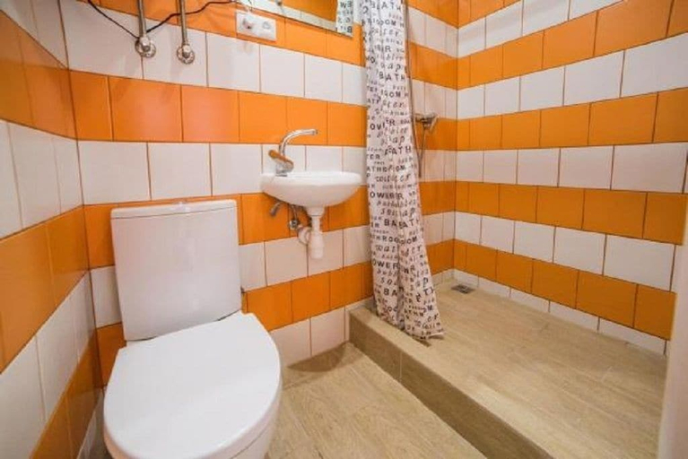 Bathroom, Smart Apartment Zamarstinivska 20b, L'vivs'ka