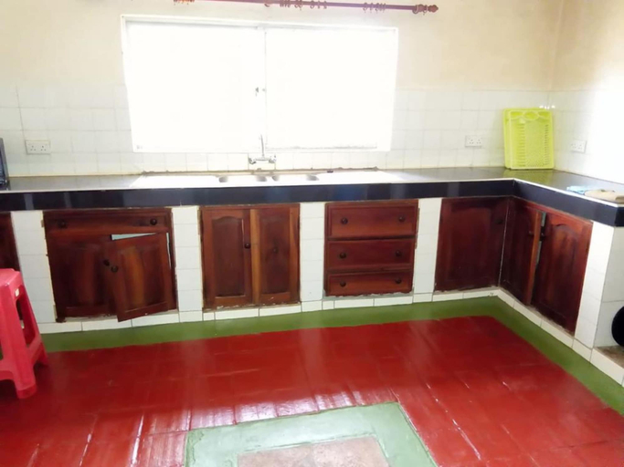 Others 5, Casa En La Praya, Msambweni