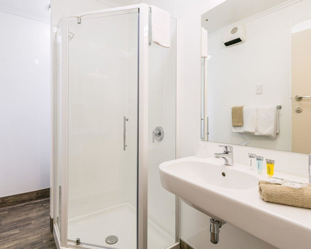 Bathroom 4, Comfort Inn Tayesta, Invercargill