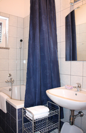 Bathroom 3, Apartment VIZ, Pag