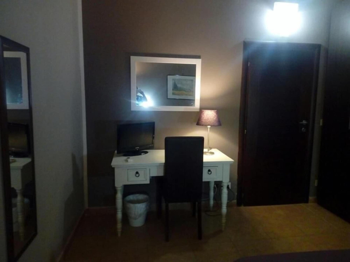 Others 5, Hotel La Palma, Catania