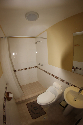 Bathroom 3, Parwa Guest House, Urubamba