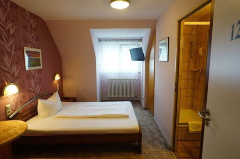 Bedroom 2, Hotel Restaurant Bären, Breisgau-Hochschwarzwald