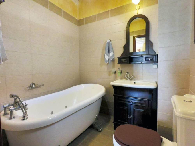 Bathroom 5, Odos Oneiron Hotel, Crete