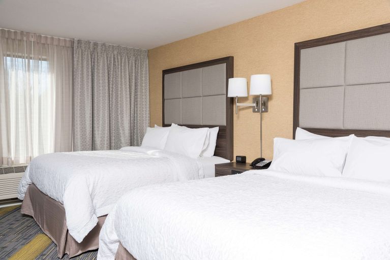 Bedroom 3, Hampton Inn & Suites West Lafayette, Tippecanoe