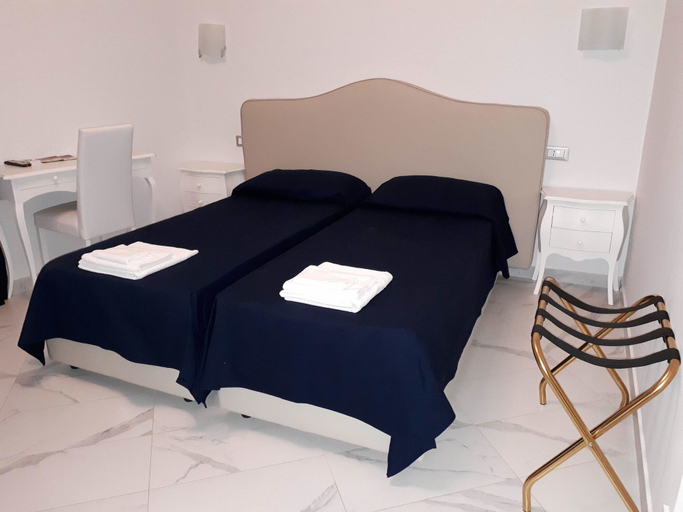 Bedroom 4, Colosseo Rooms Imperial Rome, Roma