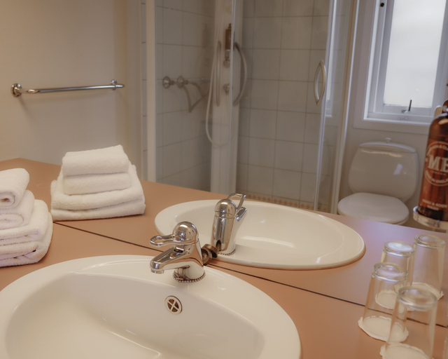 Bathroom 5, Strand Hotel Fevik - by Classic Norway Hotels, Grimstad