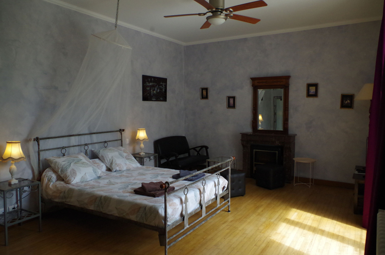 Bedroom 2, Maison d'Hôtes Le Cadran Solaire, Charente-Maritime