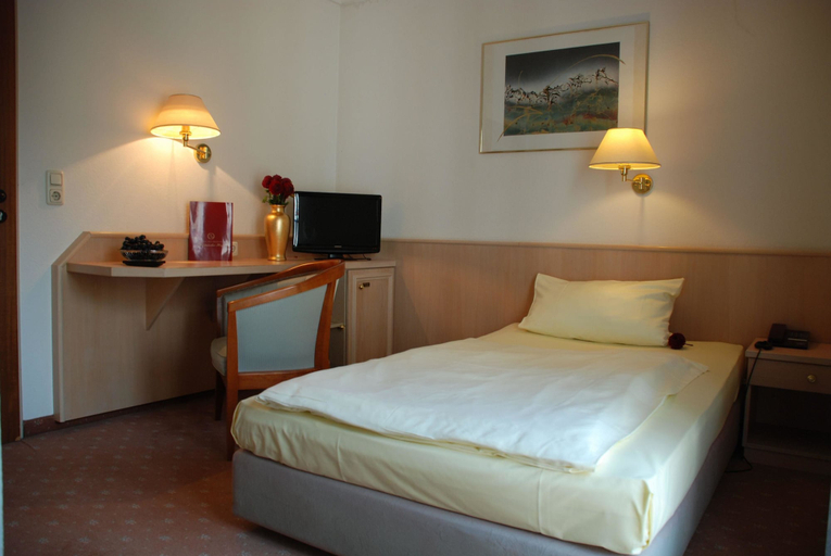 Bedroom 4, Hotel Rheinischer Hof, Main-Taunus-Kreis