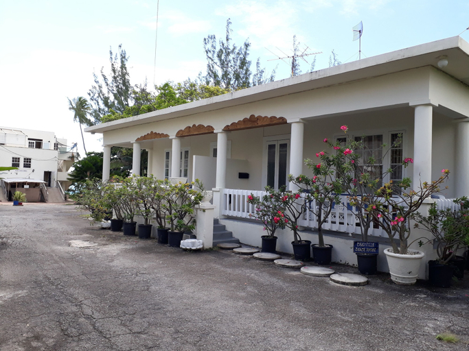 Exterior & Views, Chadville Beach Apartment