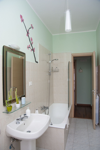 Bathroom 4, Alma B&B, Crotone