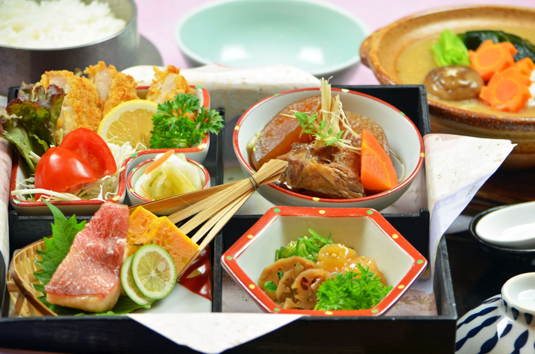 Food & Drinks 4, Sun Hotel Yamane, Obama