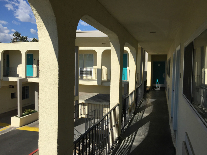 Exterior & Views 2, Anaheim Executive Inn & Suites, Orange