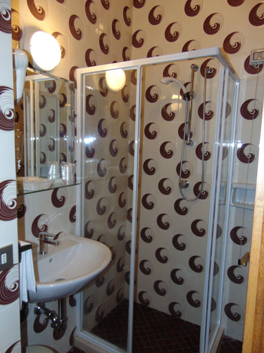 Bathroom 4, Albergo Rossana, Siena