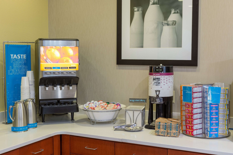 Food & Drinks 5, Hampton Inn & Suites Knoxville-Downtown, Knox