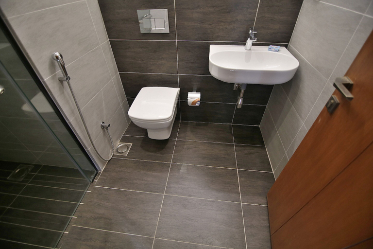 Bathroom 3, Space Suites, Islamabad