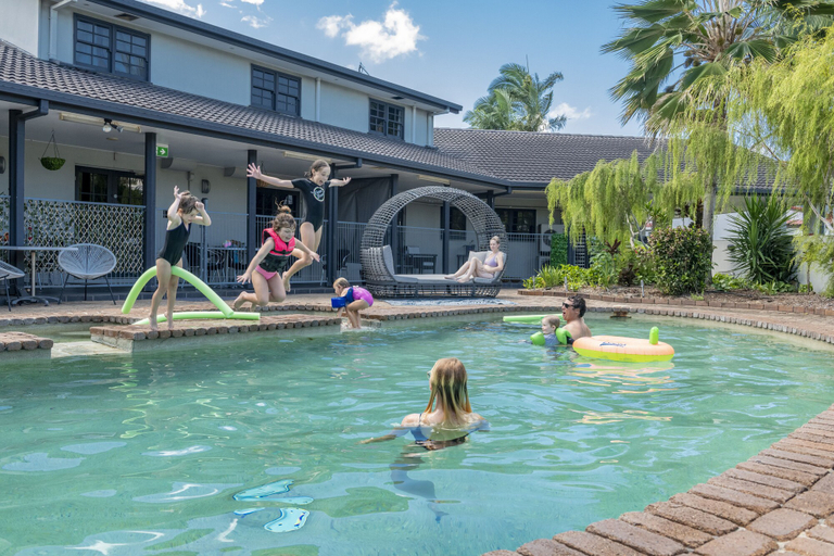 Sport & Beauty 5, Alara Motor Inn, Mackay - Pt A