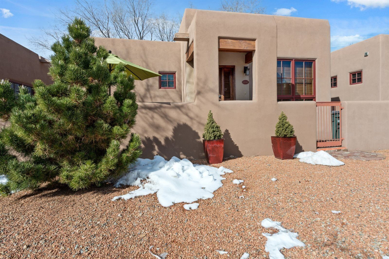 Exterior & Views 2, Villa Dos Niños - Explore Santa Fe, Walk Everywhere, Santa Fe