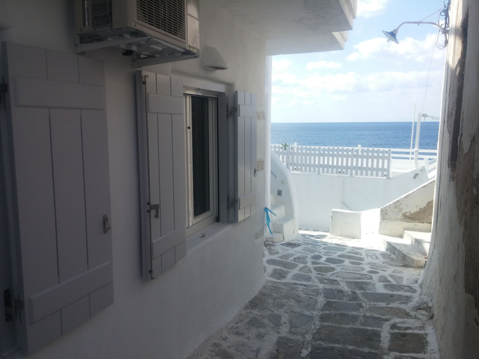 Others 4, Portes View House, South Aegean