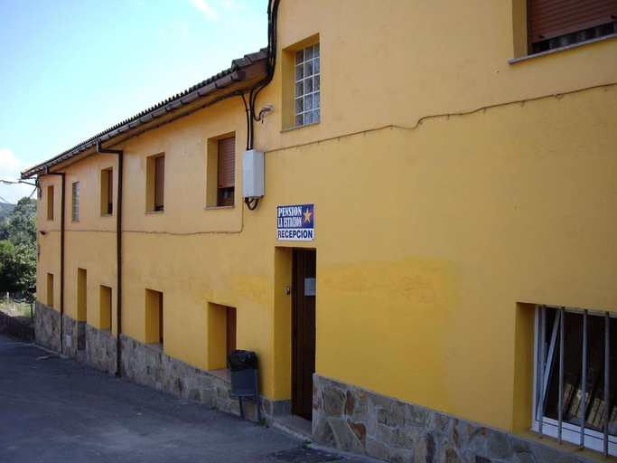Exterior & Views 2, Pension la Estacion, Asturias