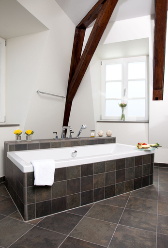 Bathroom 3, Schlosshotel Bergzaberner Hof, Südliche Weinstraße