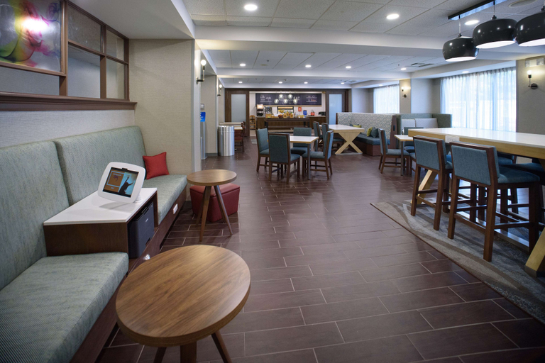Food & Drinks 5, Hampton Inn Atlanta/Fayetteville, Fayette