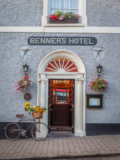 Exterior & Views 2, Dingle Benners Hotel